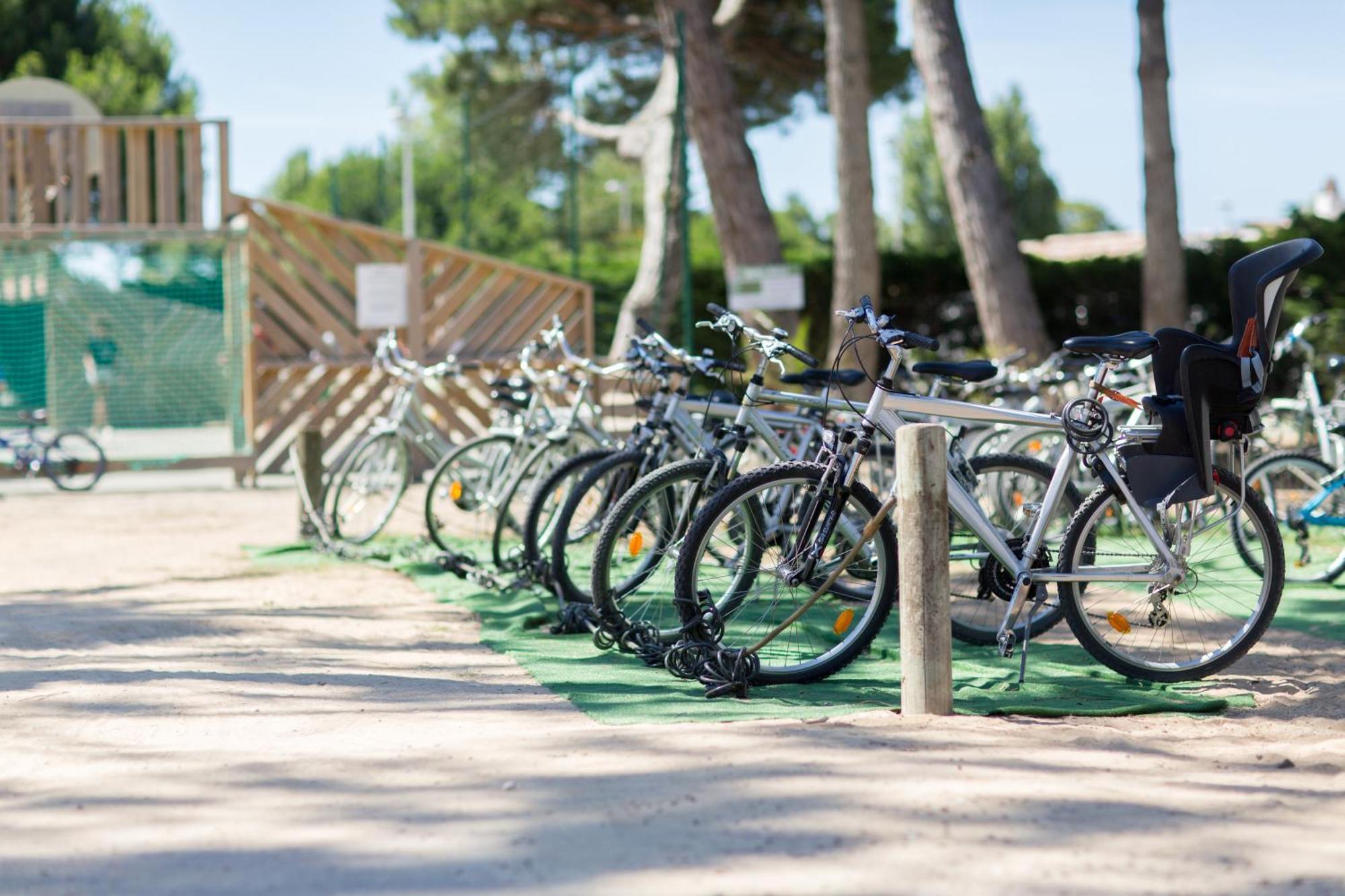Camping Le Suroit Le Bois-Plage-en-Ré Exterior foto