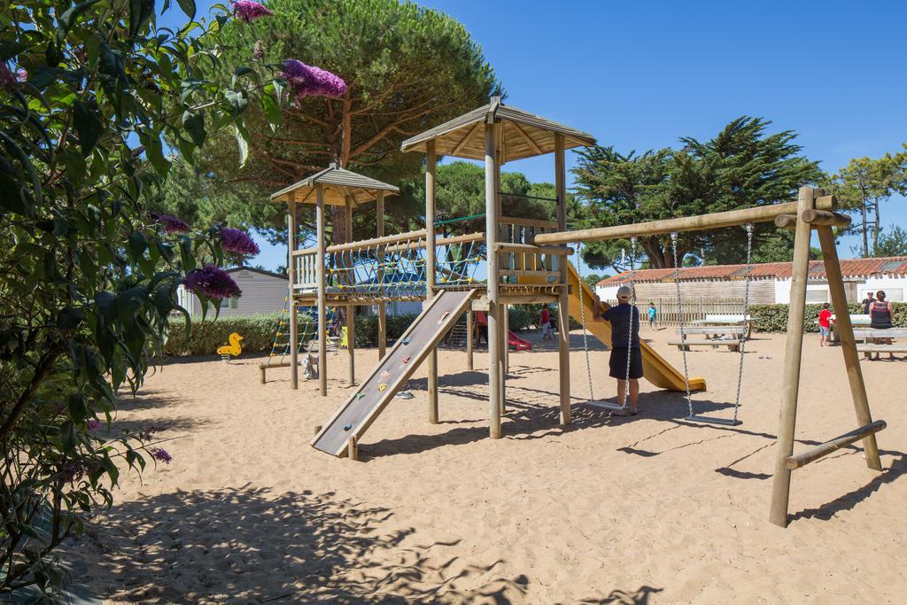 Camping Le Suroit Le Bois-Plage-en-Ré Exterior foto