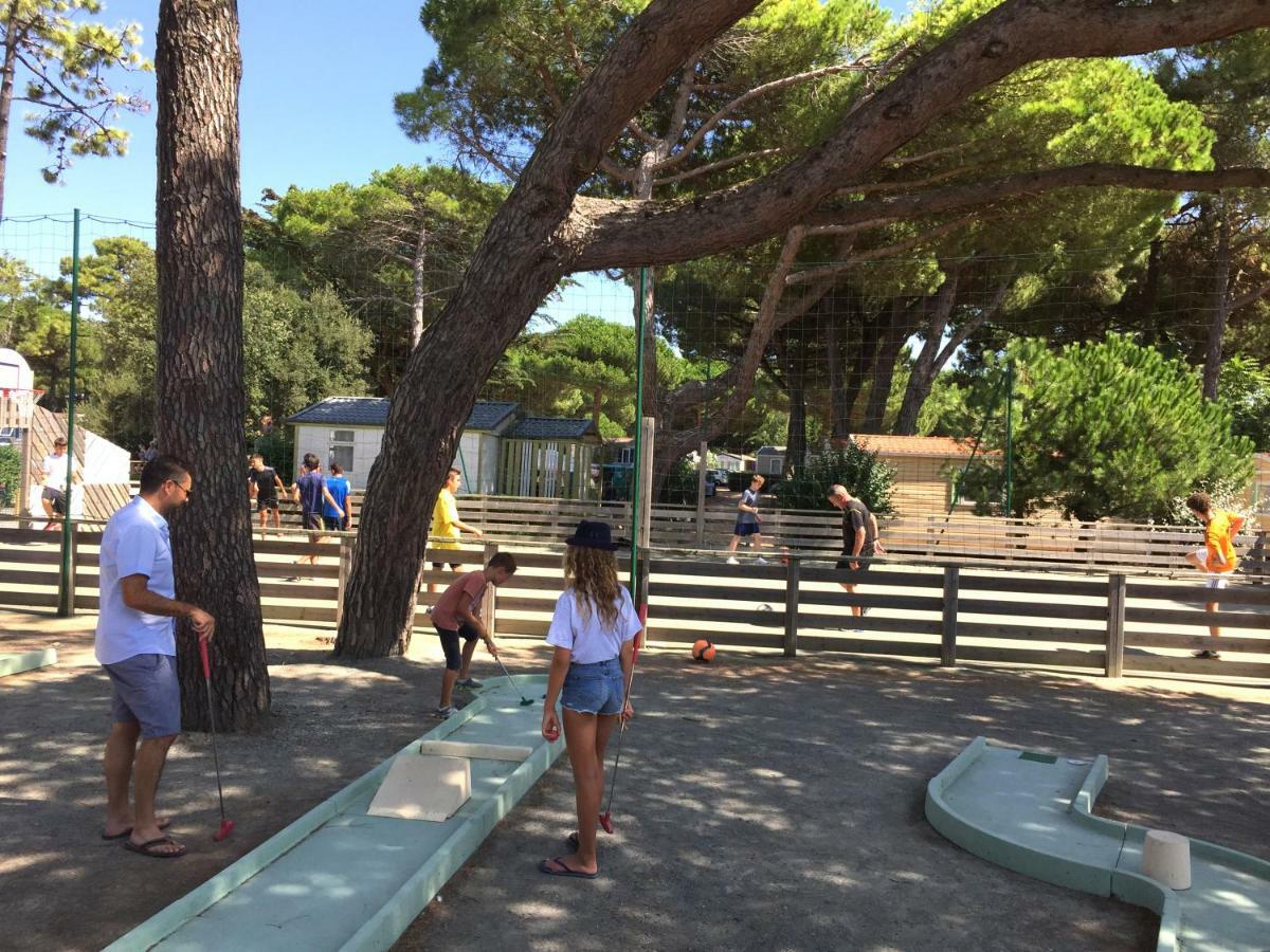 Camping Le Suroit Le Bois-Plage-en-Ré Exterior foto